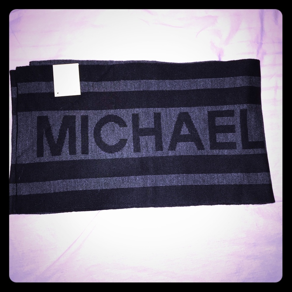 Michael Kors Scarf. NWT